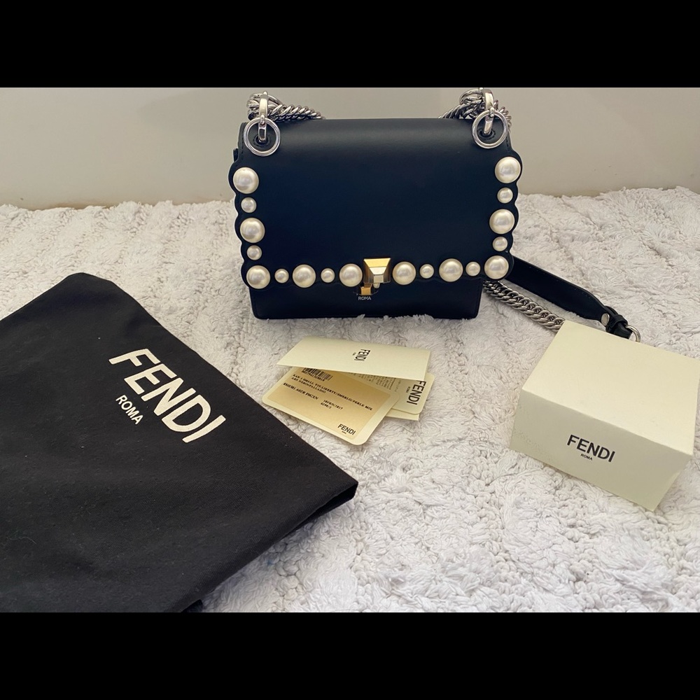 Fendi small kan I Pearl shoulder black bag